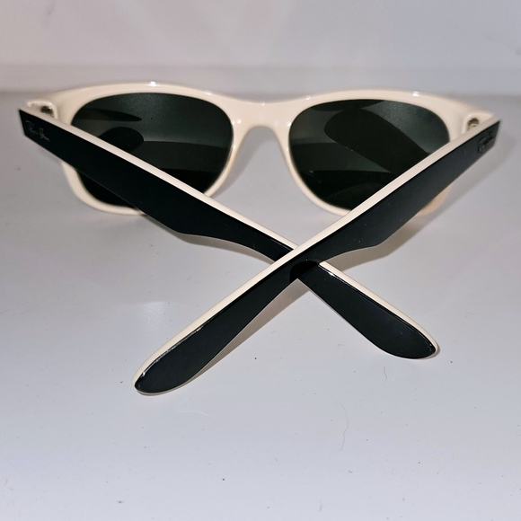 BLACK AND CREAM WAYFARERS CLASSIC RAY BANS SUNGLASSES - Picture 3 of 6